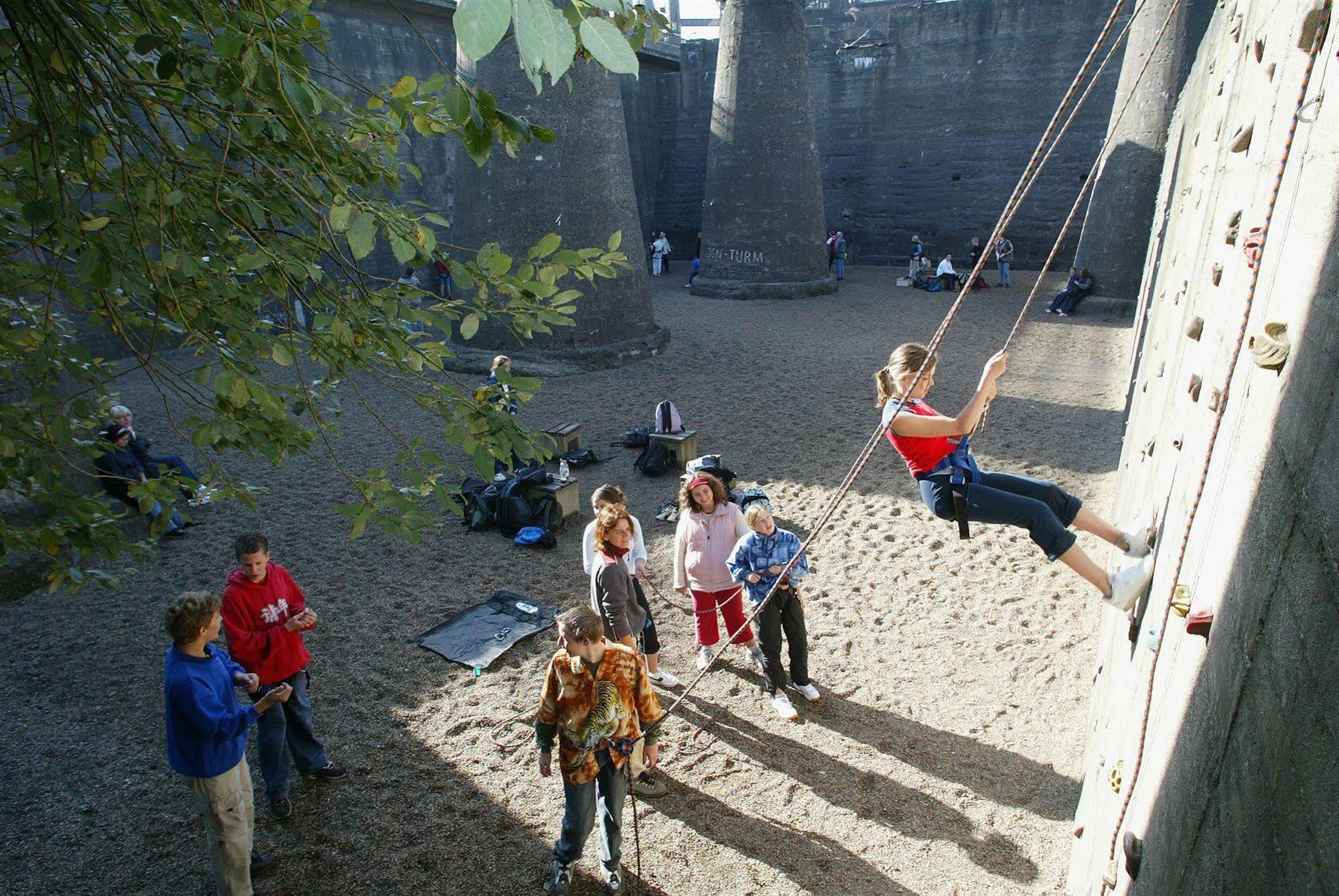 Jugendherberge Duisburg Landschaftspark Exterior foto